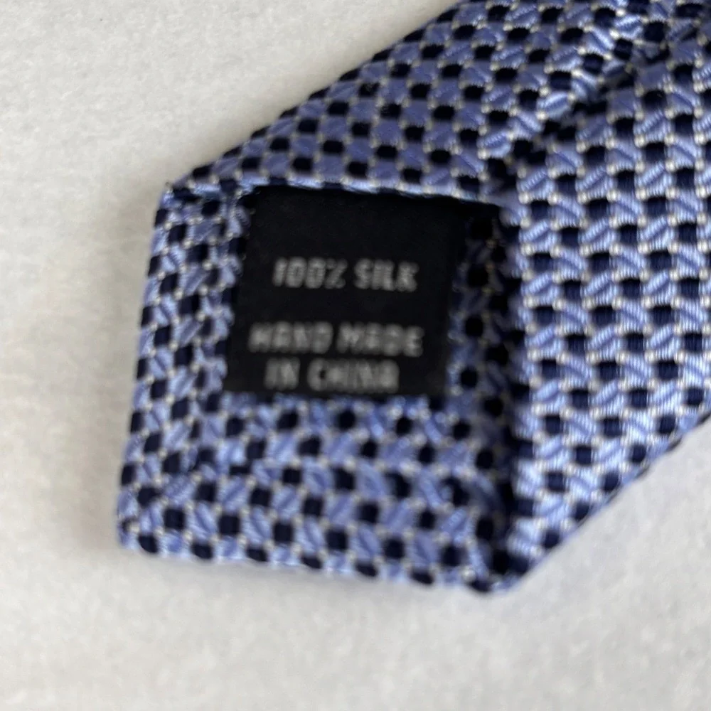 Jos A. Bank Mens Neck Tie Signature Collection Blue‎ Textured Professional